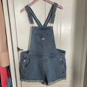 Levis Shorterall